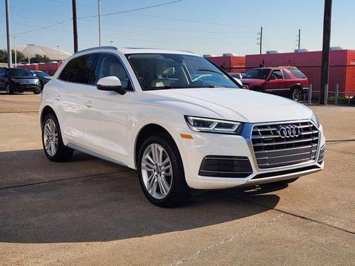 2018 Audi Q5 2.0T Premium Plus