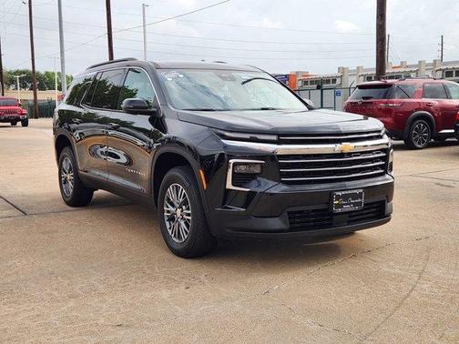 Mosaic Black Metallic 2025 Chevrolet Traverse LT