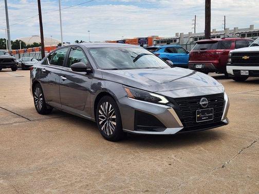 Gun Metallic 2024 Nissan Altima 2.5 SV