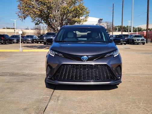 2022 Toyota Sienna XSE 7 Passenger