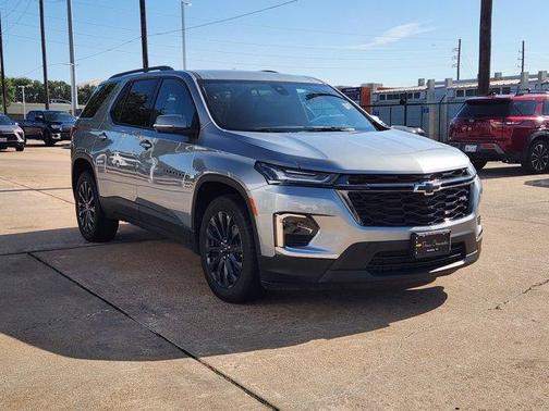 Sterling Gray Metallic 2023 Chevrolet Traverse RS