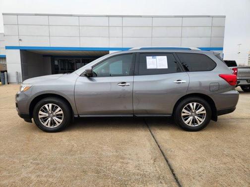 2020 Nissan Pathfinder SV