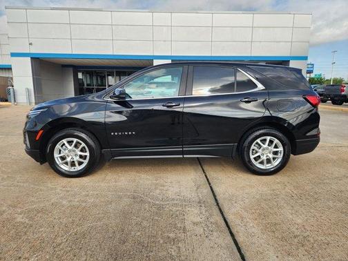 Mosaic Black Metallic 2024 Chevrolet Equinox LT