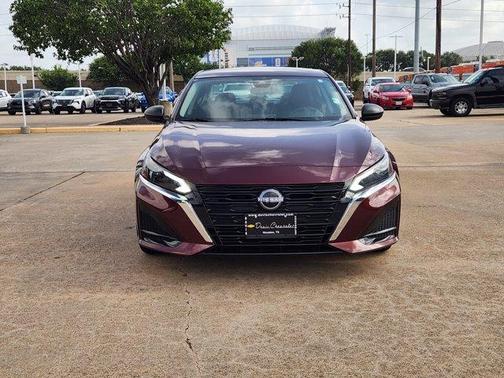 Garnet Pearl 2025 Nissan Altima SV