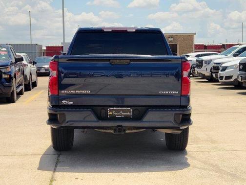 Northsky Blue Metallic 2022 Chevrolet Silverado 1500 Custom
