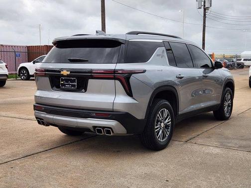 Sterling Gray Metallic 2025 Chevrolet Traverse LT