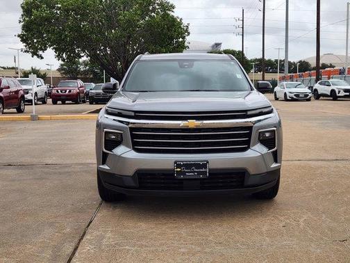 Sterling Gray Metallic 2025 Chevrolet Traverse LT