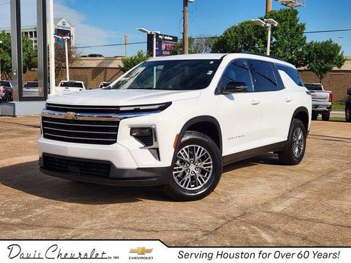 Summit White 2025 Chevrolet Traverse LT