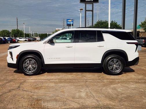 Summit White 2025 Chevrolet Traverse LT