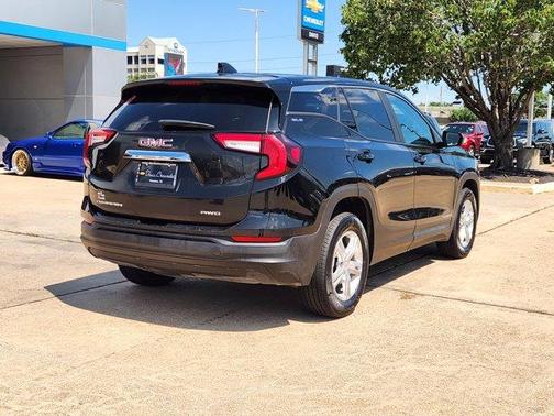 Ebony Twilight Metallic 2024 GMC Terrain SLE
