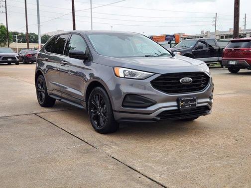 Gray Metallic 2023 Ford Edge SE