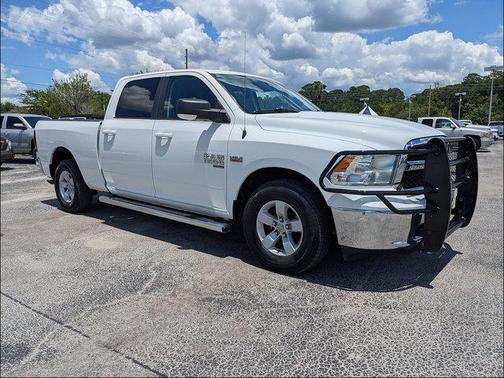 Bright White Clearcoat 2020 RAM 1500 Classic SLT