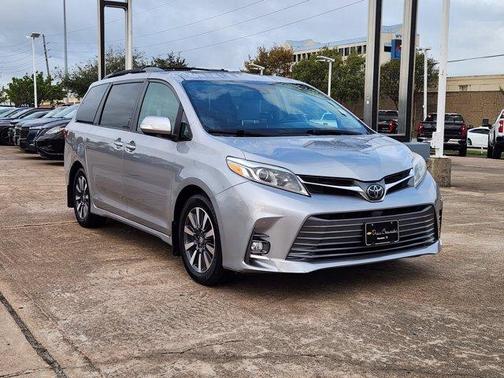 2018 Toyota Sienna L