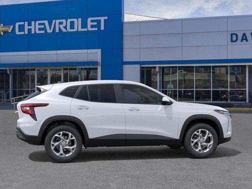 2025 Chevrolet Trax LS