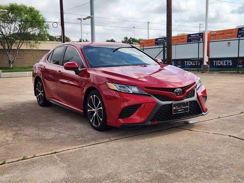 2020 Toyota Camry SE