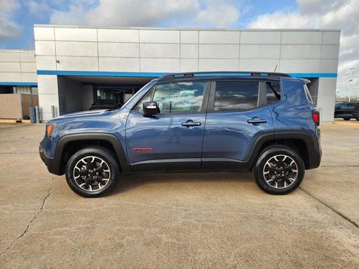2023 Jeep Renegade Trailhawk