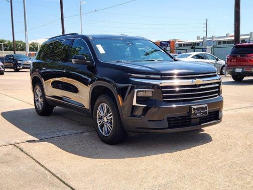 Mosaic Black Metallic 2025 Chevrolet Traverse LT