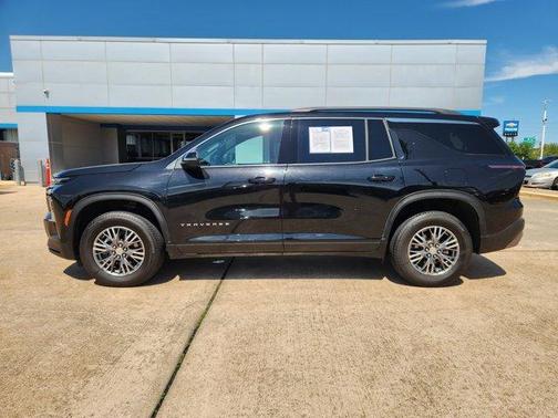 Mosaic Black Metallic 2025 Chevrolet Traverse LT