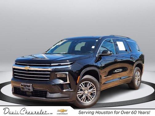 Mosaic Black Metallic 2025 Chevrolet Traverse LT