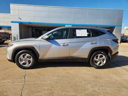 2024 Hyundai TUCSON SE