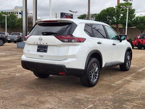 Everest White P 2024 Nissan Rogue S