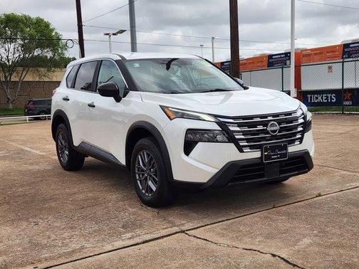 Everest White P 2024 Nissan Rogue S