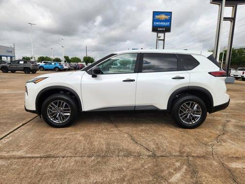 Everest White P 2024 Nissan Rogue S
