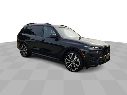 2023 BMW X7 M60i