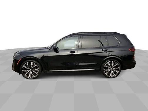 2023 BMW X7 M60i