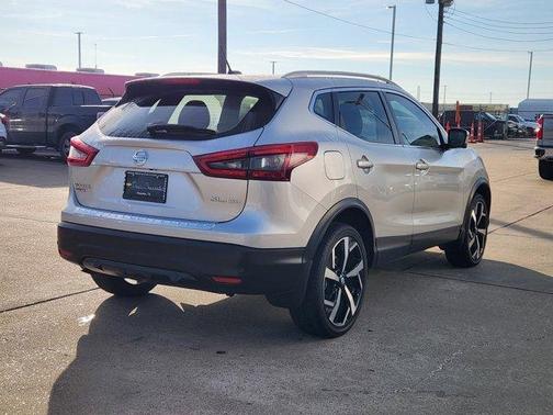 2022 Nissan Rogue Sport SL