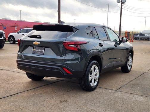 2025 Chevrolet Trax LS