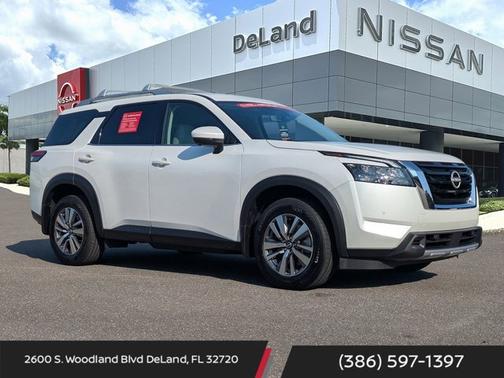 2025 Nissan Pathfinder SL
