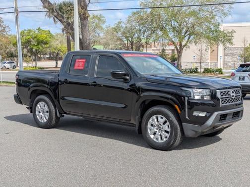 2024 Nissan Frontier SV