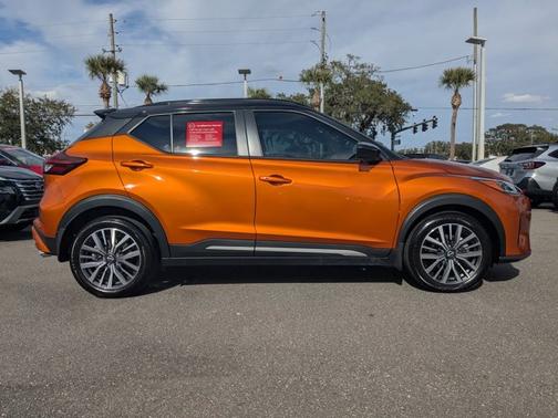 2024 Nissan Kicks SR