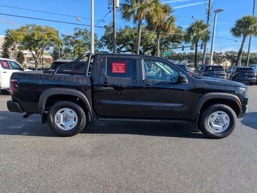 2024 Nissan Frontier SV