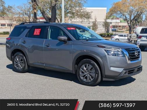 2025 Nissan Pathfinder SV