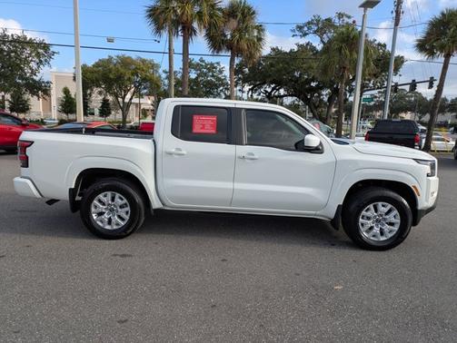 2024 Nissan Frontier SV