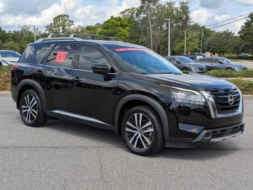 Black 2024 Nissan Pathfinder Platinum
