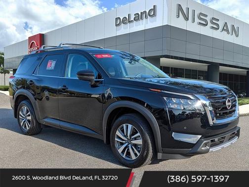 2025 Nissan Pathfinder SL