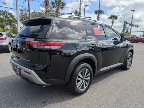 Black 2023 Nissan Pathfinder SL