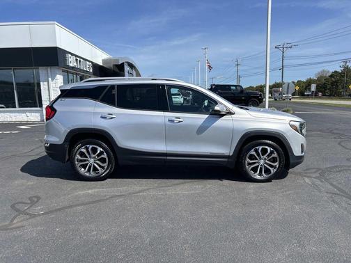 Quicksilver Metallic 2020 GMC Terrain SLT