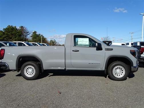 2025 GMC Sierra 1500 Pro