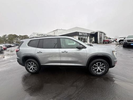 2025 GMC Acadia AT4
