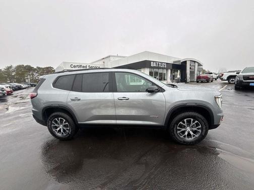 2025 GMC Acadia AT4