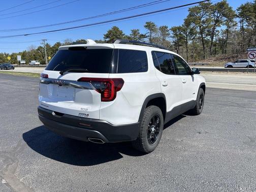 White Frost Tri-Coat 2023 GMC Acadia AT4