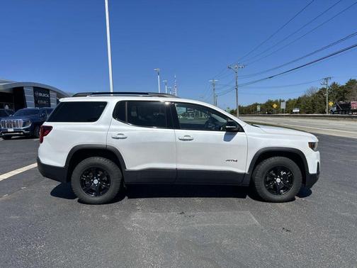 White Frost Tri-Coat 2023 GMC Acadia AT4