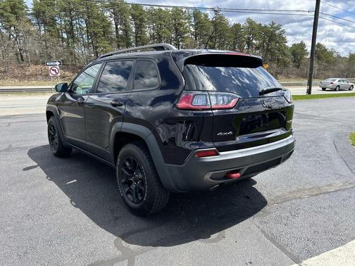 Sangria Metallic 2021 Jeep Cherokee Trailhawk