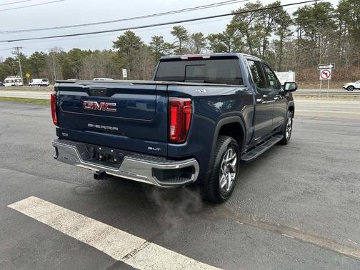 2022 GMC Sierra 1500 SLT