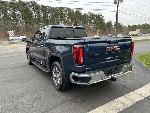 Pacific Blue Metallic 2022 GMC Sierra 1500 SLT