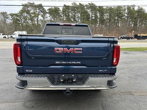 Pacific Blue Metallic 2022 GMC Sierra 1500 SLT